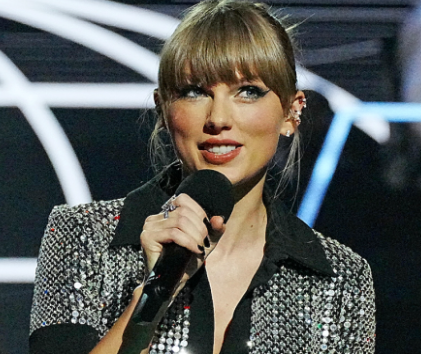 Review: Like ticket sales, Taylor Swifts Midnight falls short of expectations