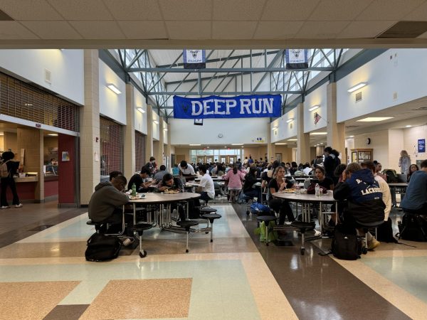 Deep Run students enjoy a meal in Commons 2.