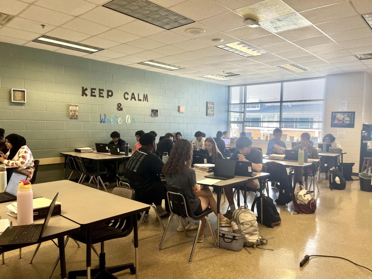 Sarah Oliver's AP Research class works on their projects. 